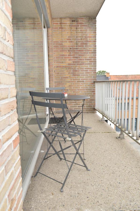 Modern And Private Studio With All Comfort! Apartment Roeselare Luaran gambar